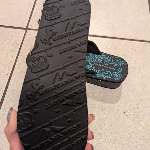 Montana West flip-flops size 9🏖️🌅 - Picture 3 of 11